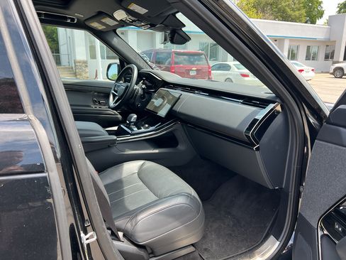 Used 2025 Land Rover Range Rover Sport SE AWD/4WD image 12