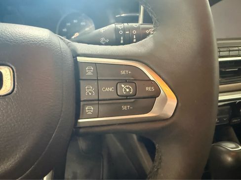Used 2025 Jeep Compass Limited AWD/4WD image 19