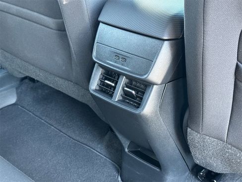 Used 2026 Chevrolet Equinox LT image 18