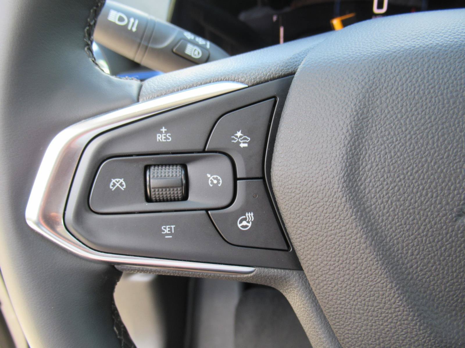 Used 2025 Chevrolet Trax LT w/ Driver Confidence Package FWD image 23