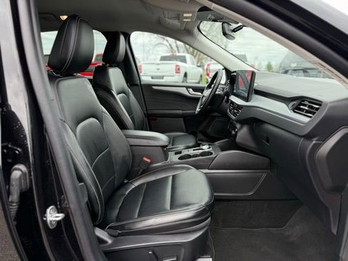 Used 2025 Ford Escape Platinum image 16