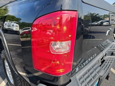 Used 2009 Chevrolet Silverado 3500 LTZ w/ LTZ Plus Package AWD/4WD image 32
