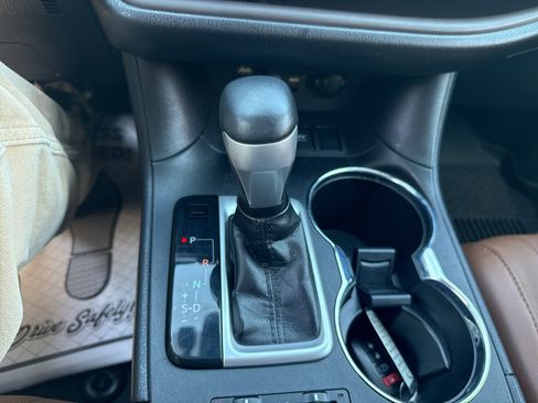 Used 2019 Toyota Highlander Limited Platinum AWD/4WD image 21