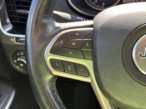 Used 2019 Jeep Cherokee Limited FWD image 20