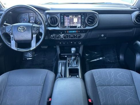 Used 2016 Toyota Tacoma TRD Off-Road w/ Premium & Technology Package image 15