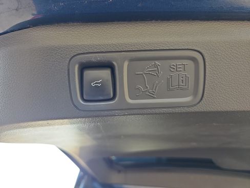 Used 2019 Ford Expedition XLT w/ Equipment Group 202A RWD image 31