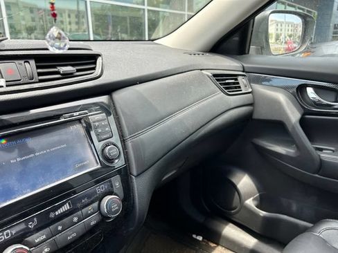 Used 2017 Nissan Rogue SL w/ SL Premium Package FWD image 31