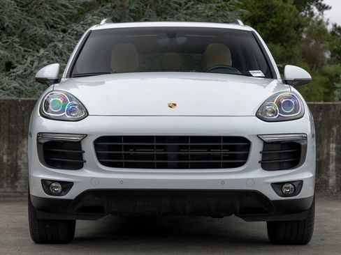 Used 2016 Porsche Cayenne AWD/4WD image 8