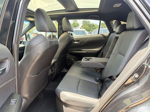 Used 2022 Toyota Venza Limited AWD/4WD image 23