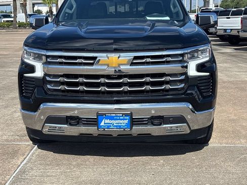 Used 2023 Chevrolet Silverado 1500 LTZ w/ LTZ Convenience Package II AWD/4WD image 3