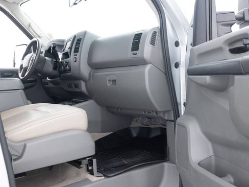 Used 2016 Nissan NV 3500 SL image 30