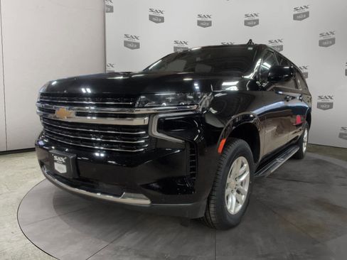 Used 2024 Chevrolet Suburban LT image 7
