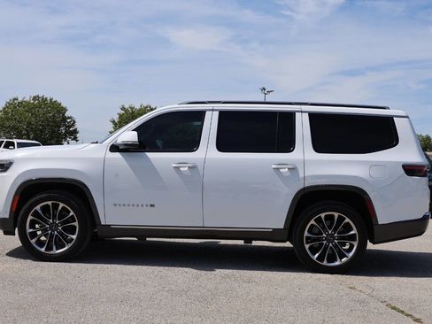 Used 2022 Jeep Wagoneer Series III w/ Premium Group I image 8