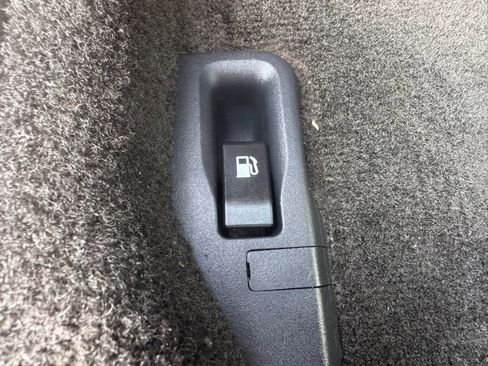 Used 2012 Subaru Outback 3.6R Limited image 14