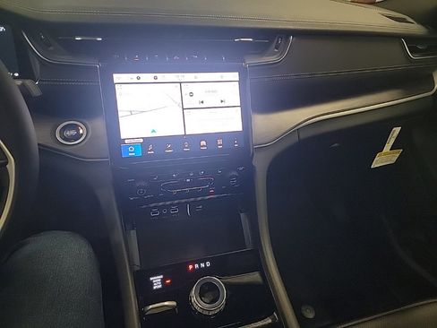 New 2025 Jeep Grand Cherokee L Limited w/ Luxury Tech Group II image 19