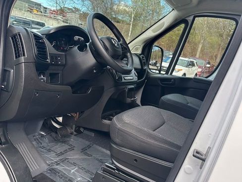 Used 2025 RAM ProMaster 2500 w/ Convenience Group FWD image 9