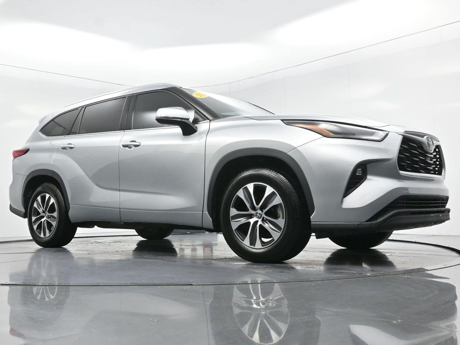 Used 2022 Toyota Highlander XLE FWD image 50