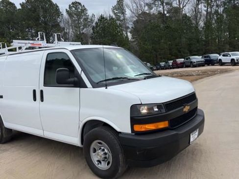 New 2025 Chevrolet Express 2500 Work Van w/ Driver Convenience Package image 7