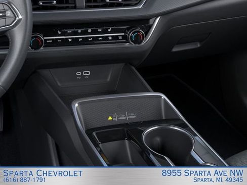 New 2025 Chevrolet Equinox LT w/ Convenience Package II AWD/4WD image 23