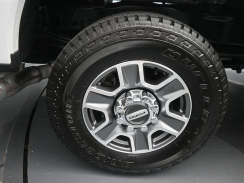 Used 2023 Ford F250 Lariat w/ FX4 Off-Road Package AWD/4WD image 26