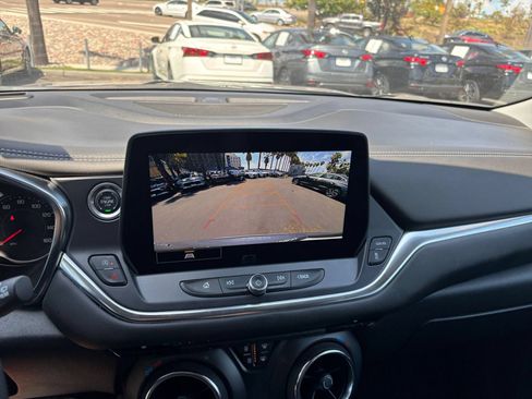 Used 2025 Chevrolet Blazer LT FWD image 24