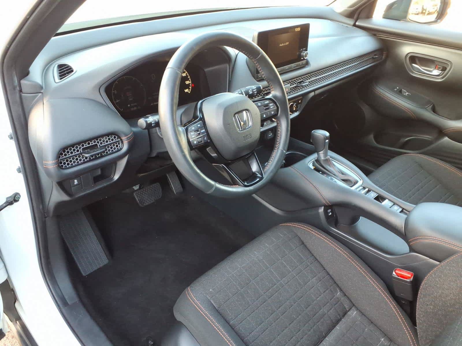 Used 2025 Honda HR-V Sport image 13