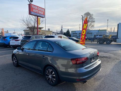 Used 2017 Volkswagen Jetta S w/ Jetta S Cold Weather Package image 7