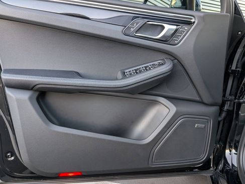 Certified 2026 Porsche Macan AWD/4WD image 14