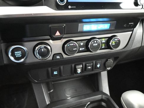 Used 2021 Toyota Tacoma TRD Off-Road AWD/4WD image 14