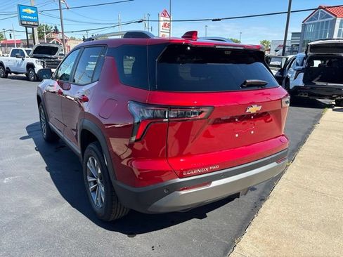 New 2026 Chevrolet Equinox LT w/ Convenience Package II AWD/4WD image 2