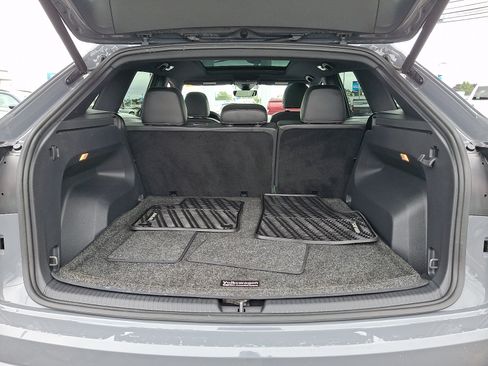 Used 2022 Volkswagen Atlas Cross Sport SEL R-Line w/ Cross Sport MDO Package AWD/4WD image 28