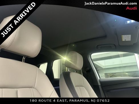 Used 2026 Audi Q4 e-tron Premium w/ Convenience Package image 17