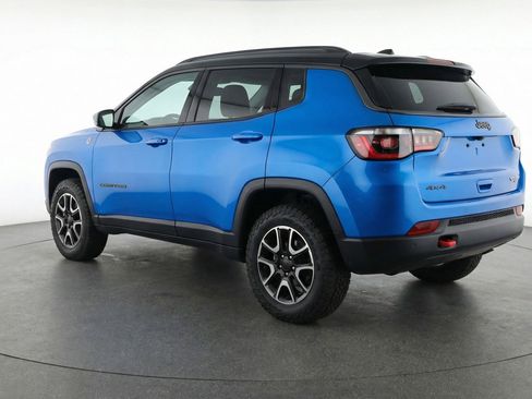Used 2025 Jeep Compass Trailhawk AWD/4WD image 6