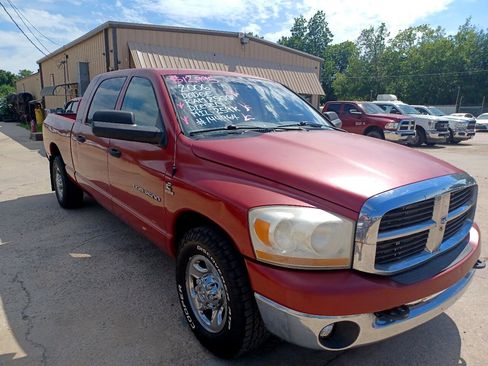 Used 2006 Dodge Ram 2500 Truck SLT image 3
