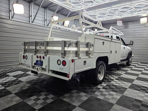 Used 2020 RAM 5500 Tradesman w/ Chrome Appearance Group AWD/4WD image 5