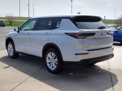 New 2026 Mitsubishi Outlander ES AWD/4WD image 18