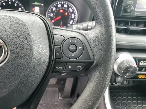 Used 2022 Toyota RAV4 XLE image 12