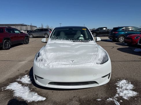 Used 2023 Tesla Model Y Performance image 5