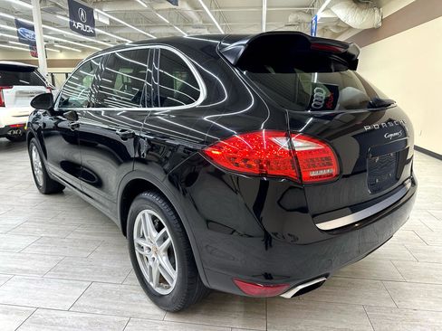 Used 2014 Porsche Cayenne S image 9