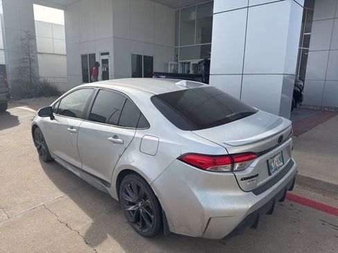 Used 2024 Toyota Corolla SE image 2