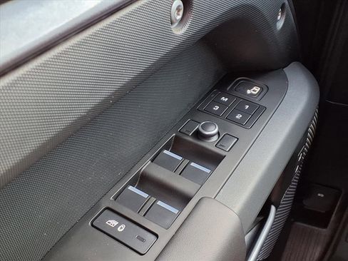 Used 2020 Land Rover Defender 110 X image 30