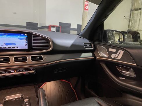 Used 2021 Mercedes-Benz GLE 350 4MATIC image 4