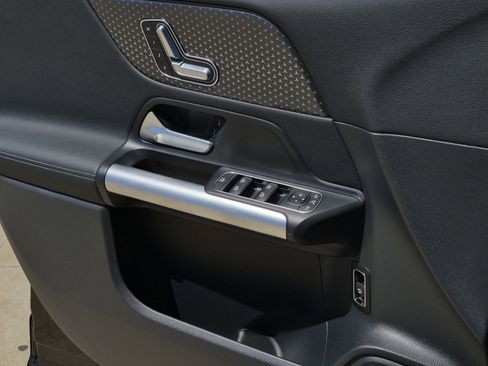 Used 2025 Mercedes-Benz GLA 250 image 15