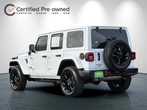 Certified 2025 Jeep Wrangler Unlimited Sahara w/ Safety Group image 6