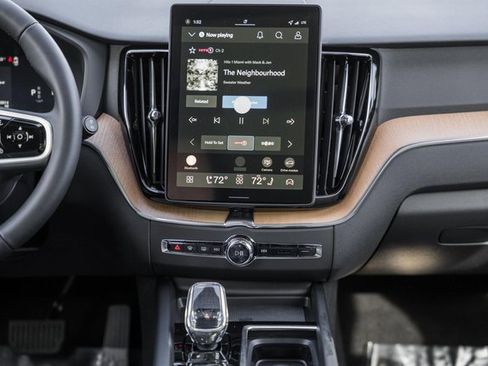 New 2026 Volvo XC60 B5 Plus w/ Protection Package Premier image 22