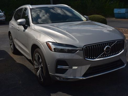 Used 2023 Volvo XC60 B5 Plus w/ Protection Package Premier FWD image 3