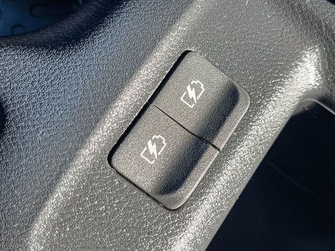 Used 2022 Nissan Versa SV w/ Trunk Package image 49