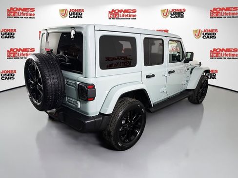 Used 2023 Jeep Wrangler Unlimited Sahara w/ Cold Weather Group image 17