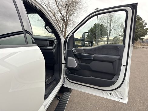 Certified 2025 Ford F350 Platinum image 28