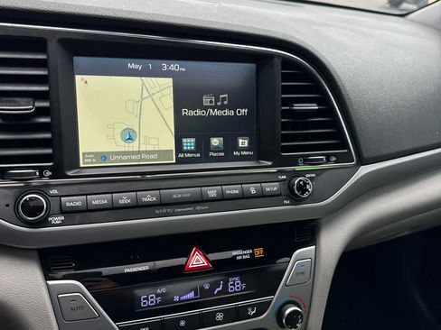 Used 2017 Hyundai Elantra Limited w/ Limited Ultimate Package 05 FWD image 16